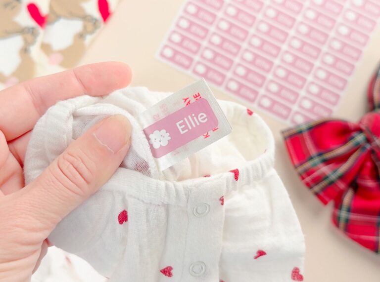 rosa navnelapp med sky